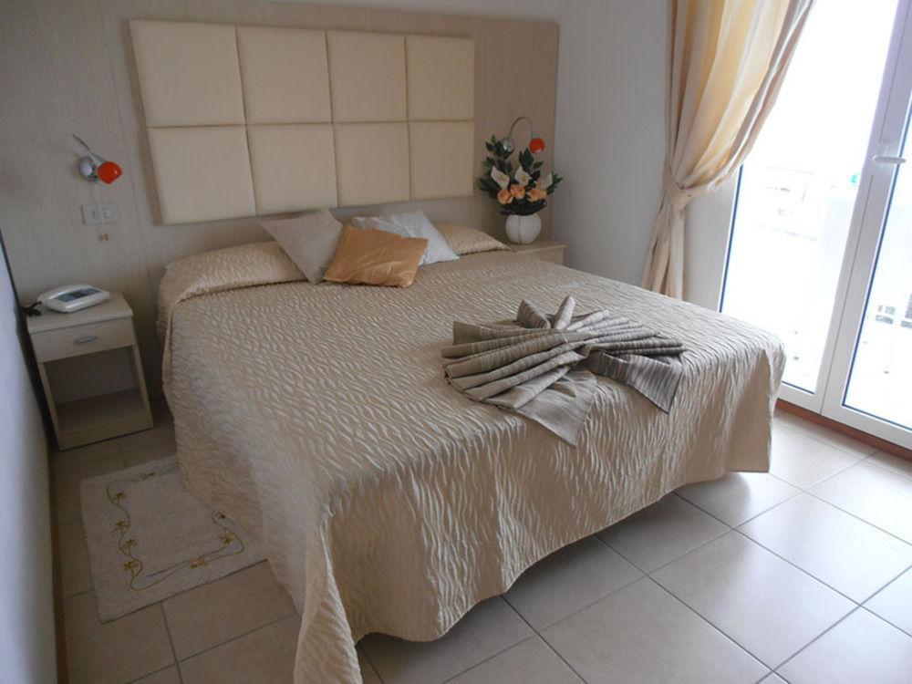 Hotel Toscana Marotta Zewnętrze zdjęcie